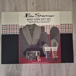 Ben Sherman Body Care Gift Set with Black and Gray Robe